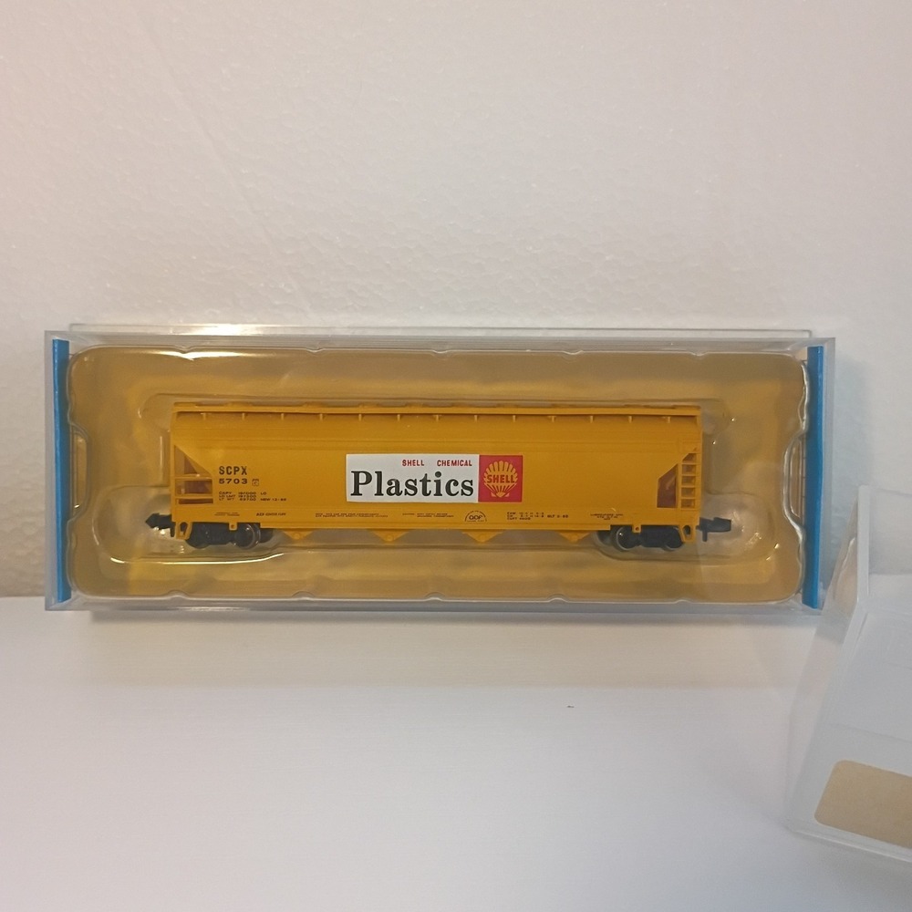 HO BACHMANN SILVER 70584 56' CENTER FLOW 4 BAY COVERED HOPPER SHELL SCPX 5703